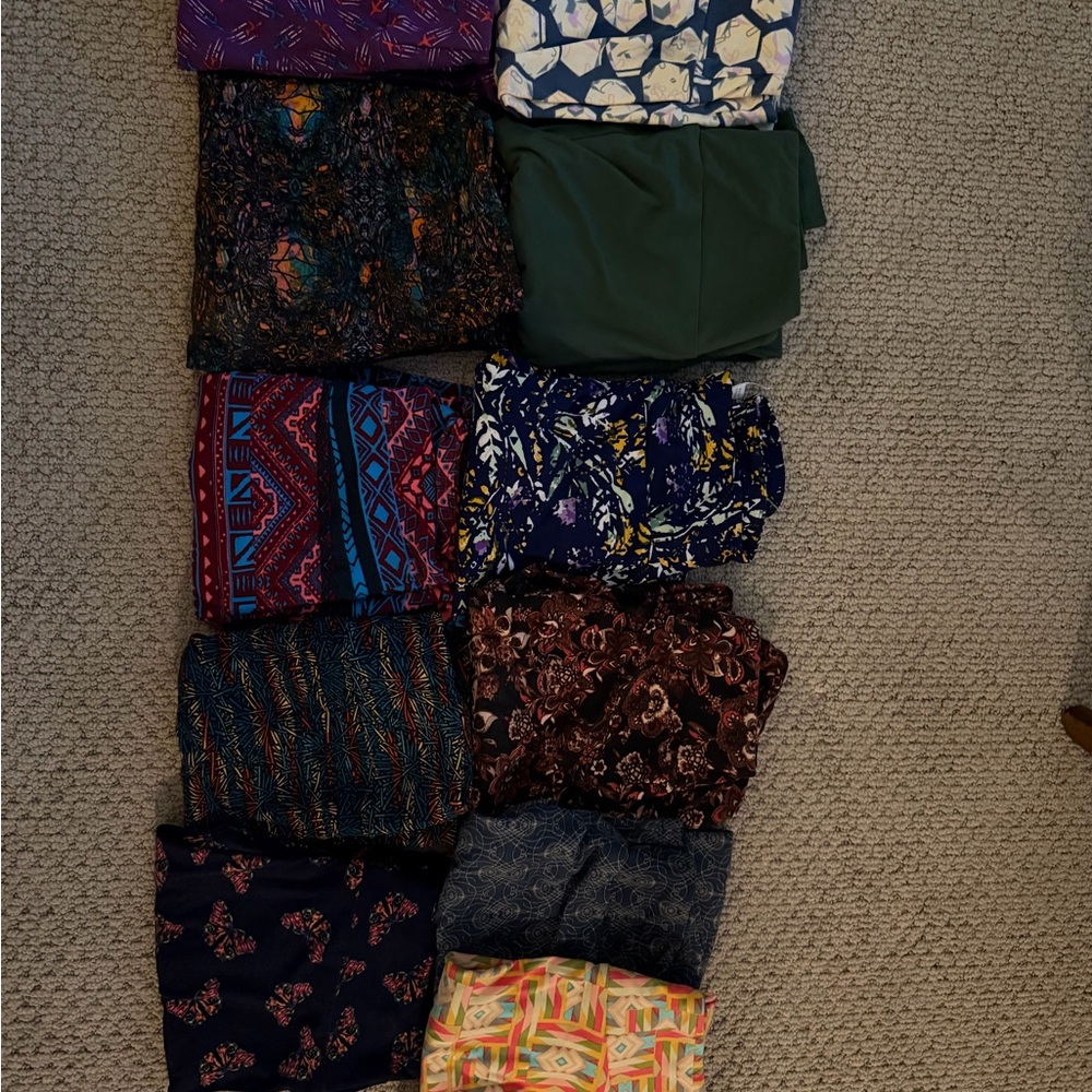 LuLaRoe Navy and Multicolor Leggings